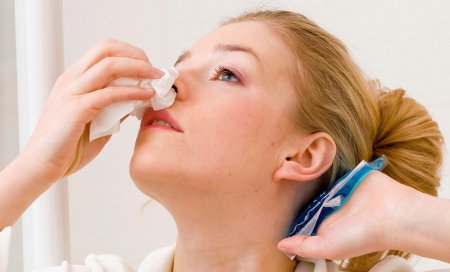Как быстро остановить кровотечение из носа?