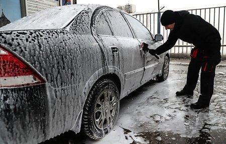Можно ли мыть автомобиль зимой? Нужно ли это делать?