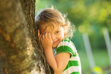 Застенчивость у детей. Как побороть застенчивость и помочь таким детям?
